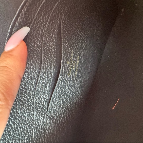 Authentic Louis Vuitton Empreinte Pichette Melanie MM - Picture 4 of 6